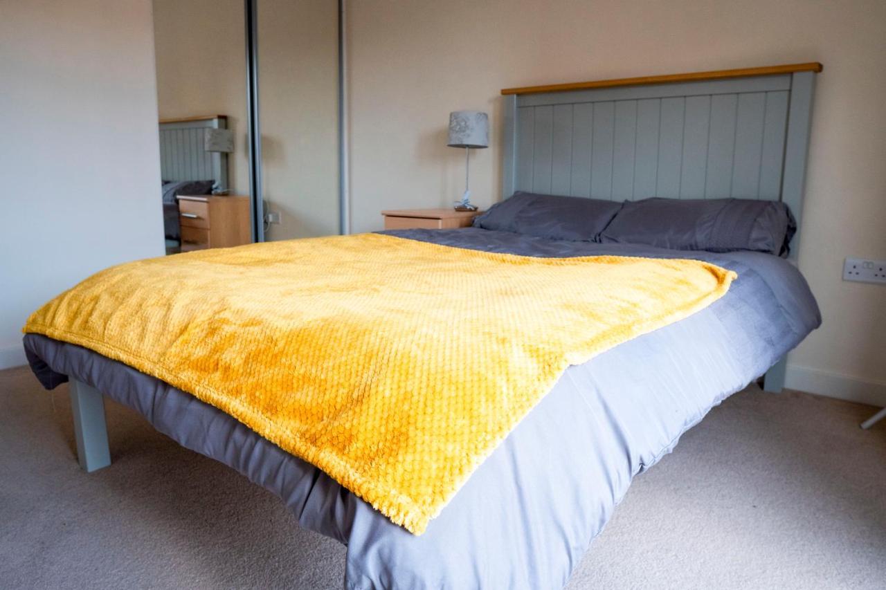 Spacious Two Bedrooms Apartment For Business And Holiday Portsmouth Eksteriør bilde