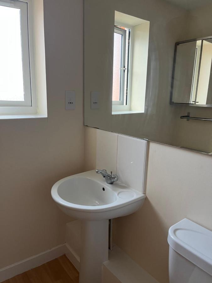Spacious Two Bedrooms Apartment For Business And Holiday Portsmouth Eksteriør bilde