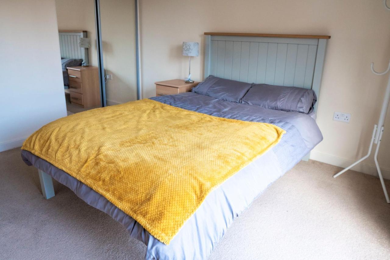 Spacious Two Bedrooms Apartment For Business And Holiday Portsmouth Eksteriør bilde