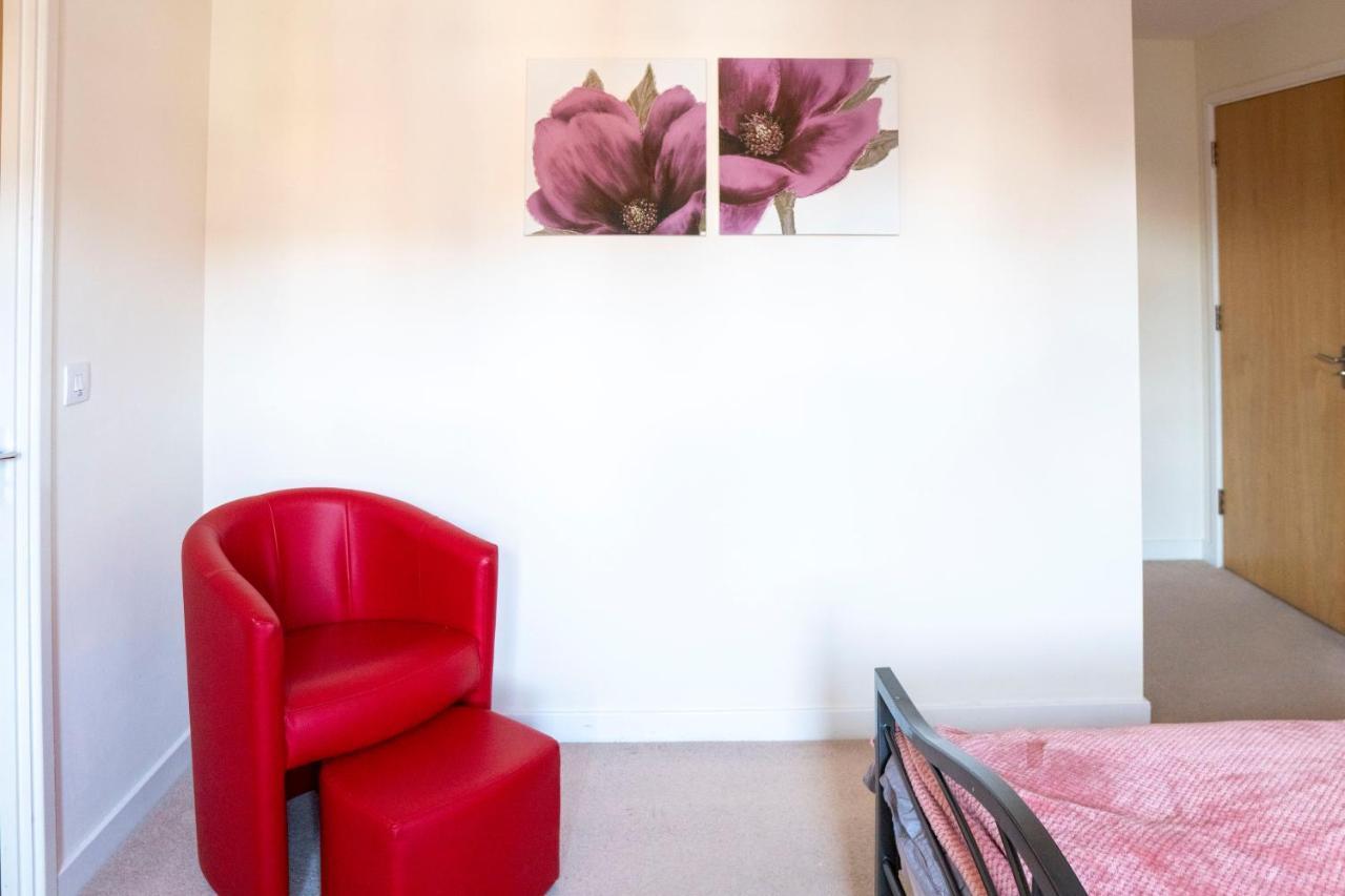 Spacious Two Bedrooms Apartment For Business And Holiday Portsmouth Eksteriør bilde