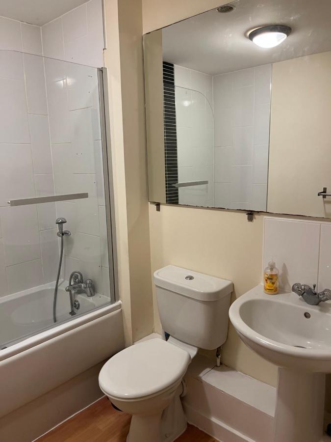Spacious Two Bedrooms Apartment For Business And Holiday Portsmouth Eksteriør bilde