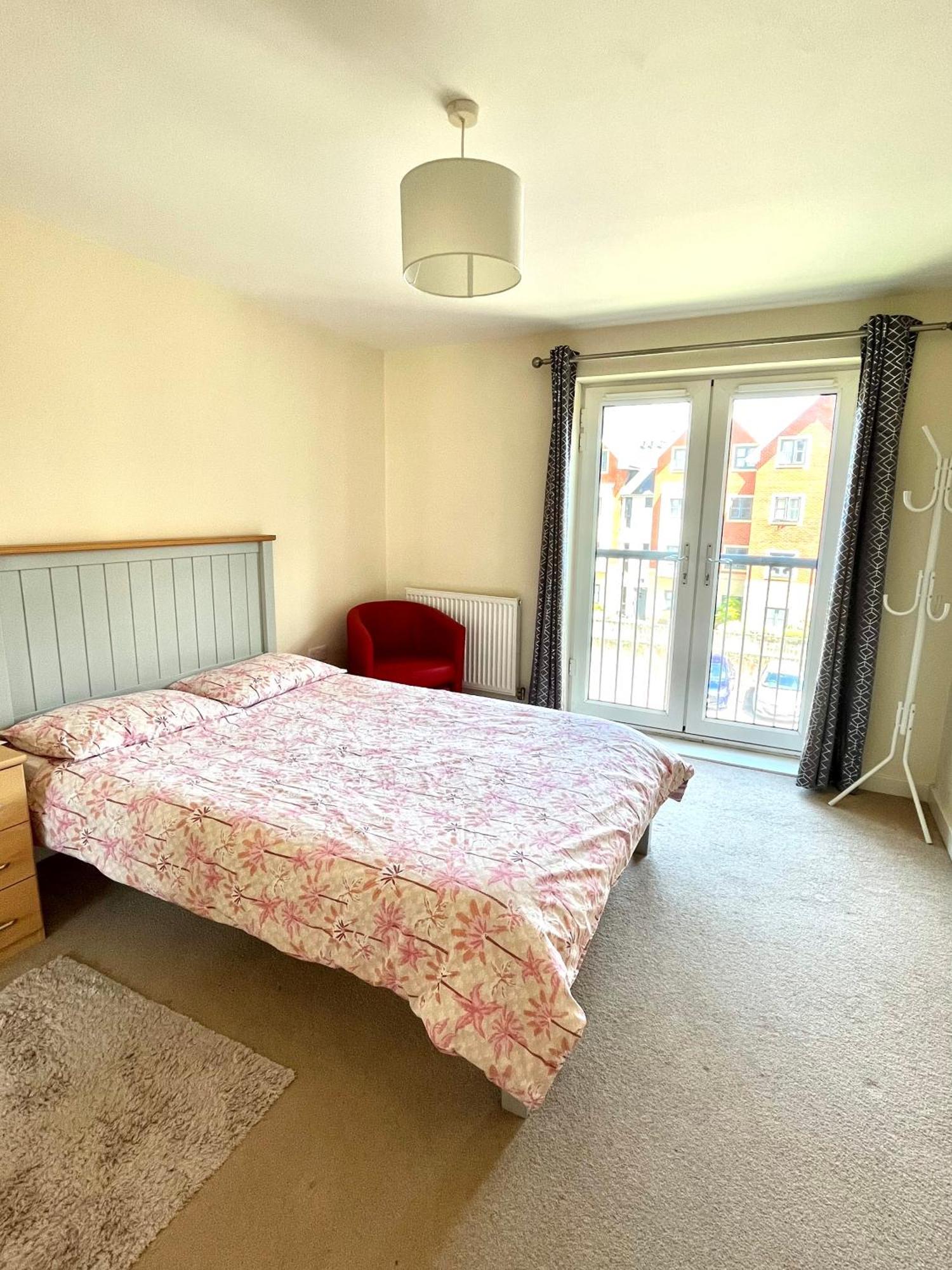 Spacious Two Bedrooms Apartment For Business And Holiday Portsmouth Eksteriør bilde